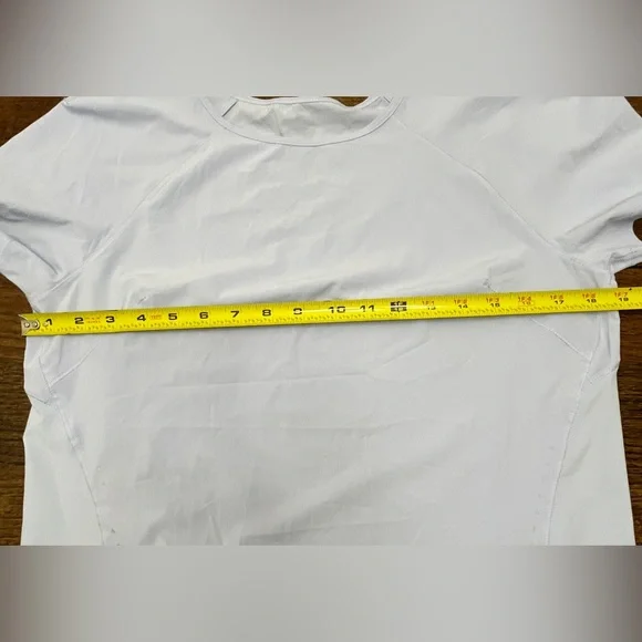 🍋LIKE NEW Lululemon SS Crew Light Lilac Tee - Picture 5 of 6